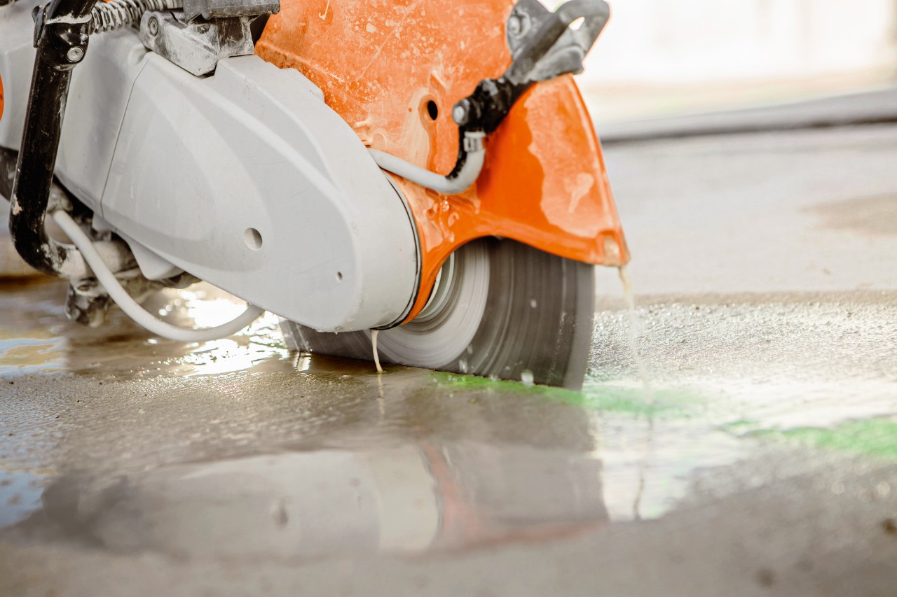 STIHL TS 440 skæremaskine med diamantskæreskive i drift